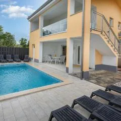 4 Bedroom Cozy Home In Betiga