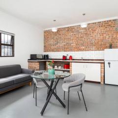 1Bed Flat, Braai, AC, Walking Distance from Blouberg Beachfront