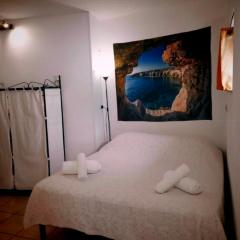 Room Calafatari