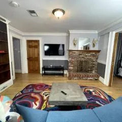 Charming Capitol Hill 2BR Apartment in Walkable DC
