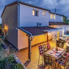 5 Bedroom Lovely Home In Pavicini