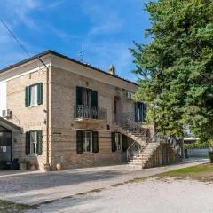 Cozy Apartment In Miglianico With Wifi