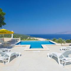 Holiday Home Pucisca 15