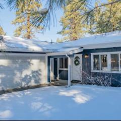 Family-friendly, AC, Hot Tub, Walk 2 Park & Lake