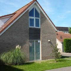 Bungalow in Breskens near Beach & Lighthouse