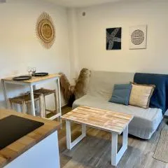 Studio with private car park and air con