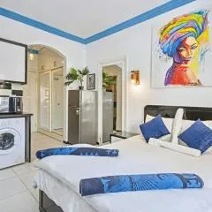 Rare 2BD Marina Hotspot With Pool, Fast Free WIFI & Balcony - 2 Kitchens & 2 Bathrooms - Western Standards - Sheraton Plaza 414-415