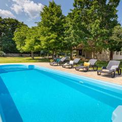 2 Bedroom Gorgeous Home In Svetvincenat