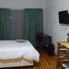 Green Leaf Cottage in Jeffreys Bay