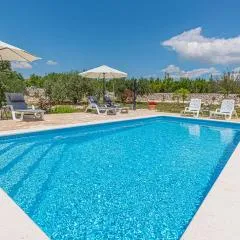 Three-Bedroom Holiday Home In Vinovo Donje
