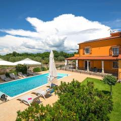 Nice Home In Hr-52215 Vodnjan