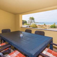 Two-Bedroom Apartment In Vir
