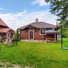 Cozy Home In Darlowo With Wifi