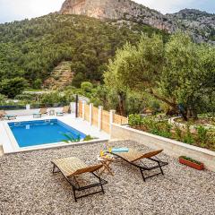 Awesome Apartment In Klek With Wi-Fi