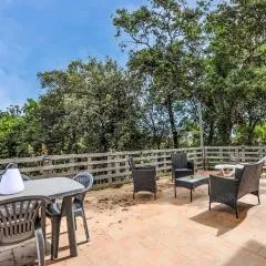 2 Bedroom Beautiful Apartment In Biot