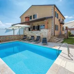 Stunning Home In Lovrecica With Wifi