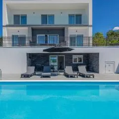 4 Bedroom Amazing Home In Imotski
