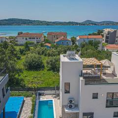 Cozy Home In Srima With Wifi