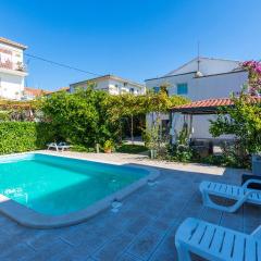 Apartment Kastel Stari 20