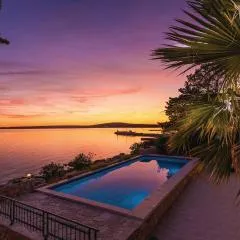 7 Bedroom Amazing Home In Kosljun