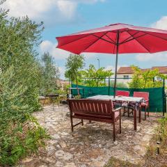 Lovely Apartment In Pula With Wifi