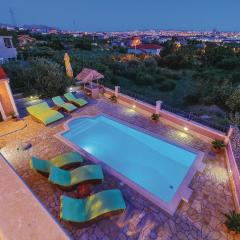 Six-Bedroom Holiday Home In Kastel Sucurac With Sea View