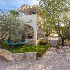 3 Bedroom Awesome Apartment In Malinska