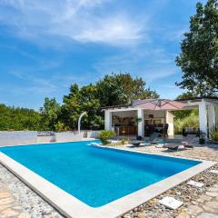 Cozy Home In Malinska With Wifi