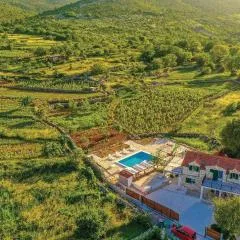 Two-Bedroom Holiday Home In Ljubitovica