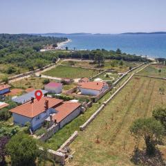 Four-Bedroom Holiday Home In Vodnjan