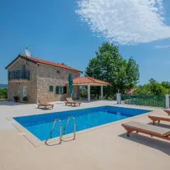 Beautiful Home In Grubine