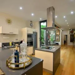 Classic and Luxury- 2Bd 2Bth- Sierpes