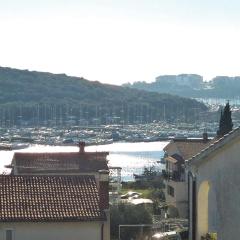 2 Bedroom Cozy Apartment In Pula