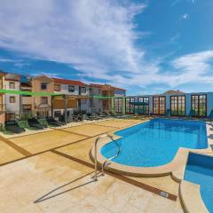 One-Bedroom Apartment In Okrug Gornji