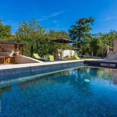 Nice Apartment In Dramalj With Wifi