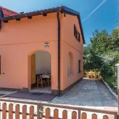 Cozy Apartment In Pavicini With Wifi