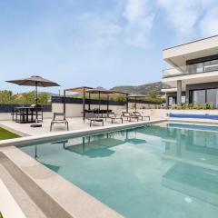 Amazing Home In Kastel Stari With Sauna