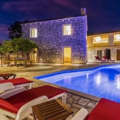 Gorgeous Home In Marcana