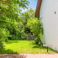 Cozy Apartment In Hasselberg With Wifi