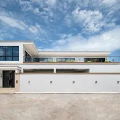 T M L-Jomtien Beach 5 bedrooms - independent swimming pool and KTV