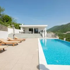 3 Bedroom Awesome Home In Zagvozd