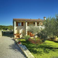 Beautiful Apartment In Rakalj With Wifi