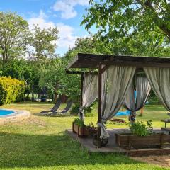 Häuschen im Grünen mit Pool, Feuerstelle & großem Garten