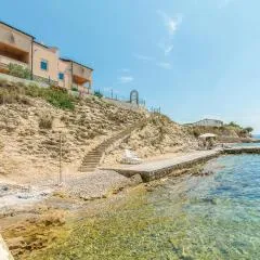 2 Bedroom Awesome Apartment In Vlasici