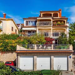 One-Bedroom Apartment In Rabac