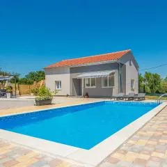 3 Bedroom Awesome Home In Donje Rastane