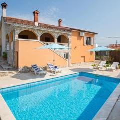 3 Bedroom Awesome Home In Labin