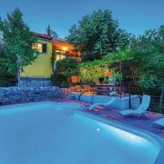 Two-Bedroom Holiday Home In Trilj