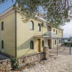 Awesome Apartment In Okrug Gornji