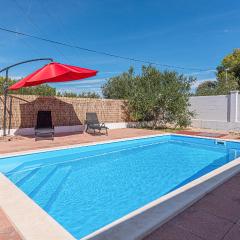 One-Bedroom Holiday Home In Bilice